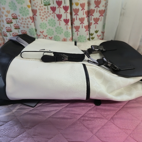 COACH Track Backpack In Colorblock Signature Canvas With Coach Stamp - Picture 3 of 8
